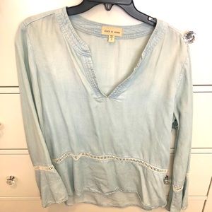 Anthropologie breezy top with bell sleeve details